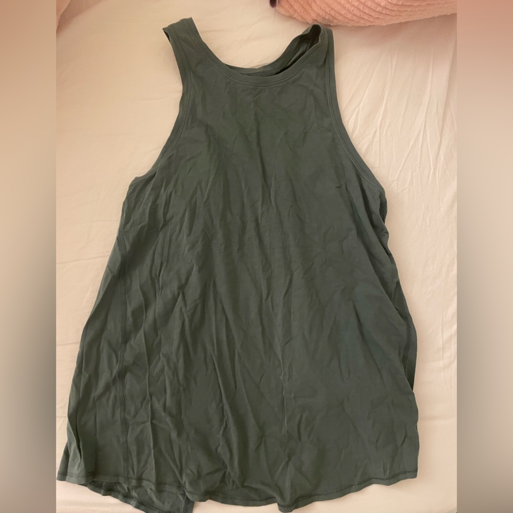 Lululemon it’s a tie tank top